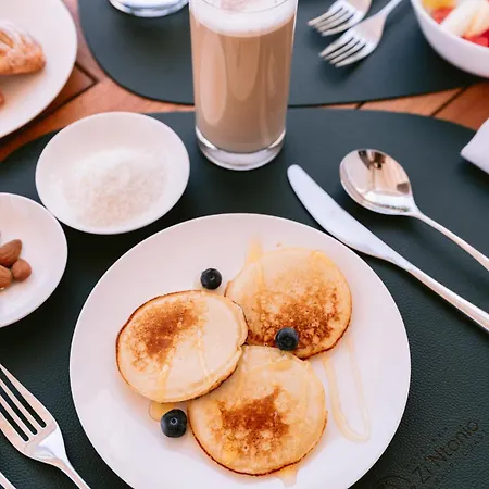 ホテル Zi'ntonio 3*