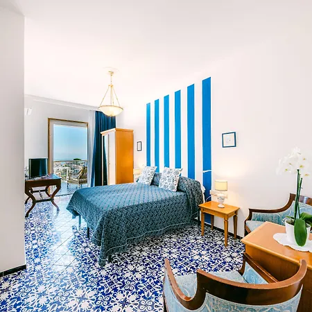 Zi'ntonio Hotel Scala