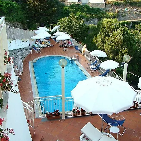 Zi'ntonio Hotel Scala