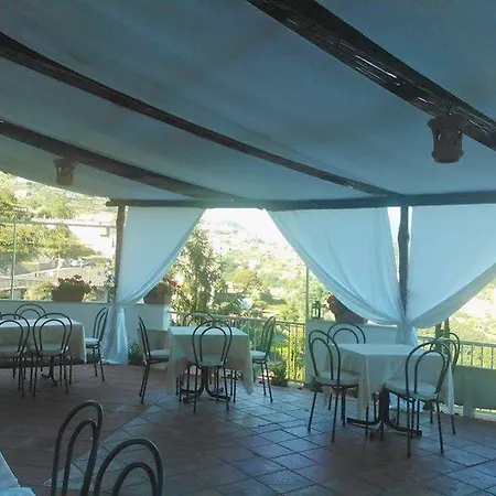 Zi'ntonio Hotel